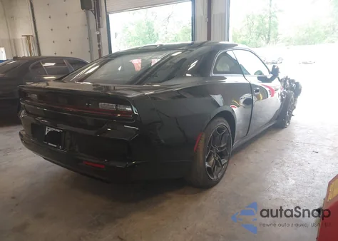 2025 Dodge Charger Daytona R/T Awd из США, поврежденный, VIN 2C3CDBCK2SR547214